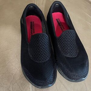 Skechers Women's Black Mesh Go Walk Shoes